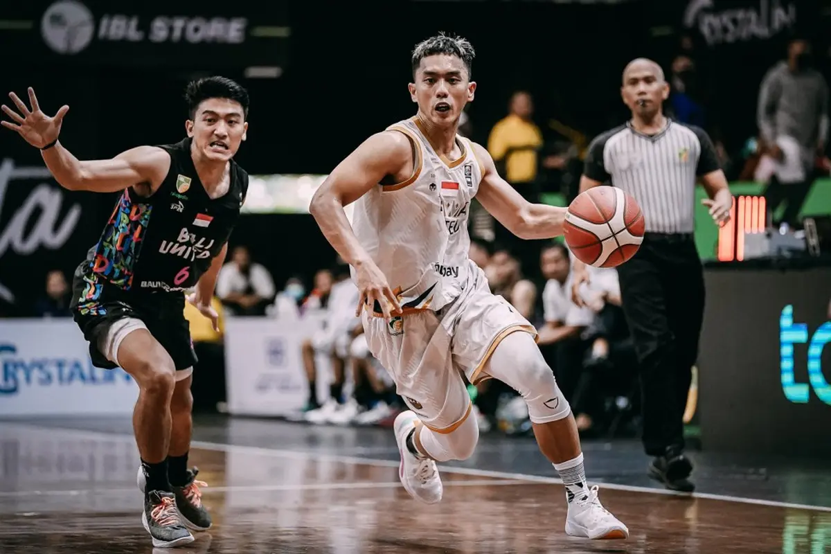 Duel Dewa United melawan Bali United di IBL 2023