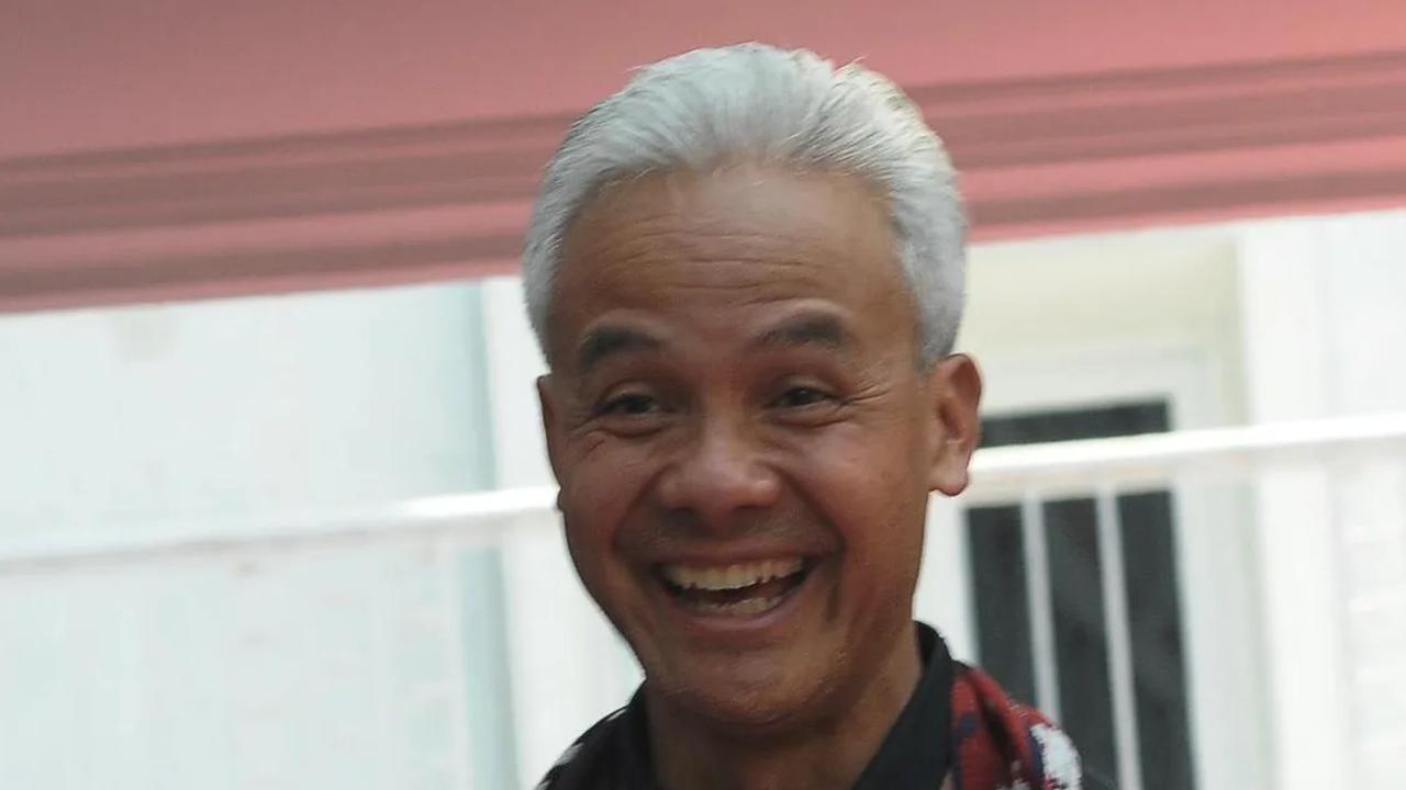 Ganjar juga meminta, KPU sebagai pemegang mandat penyelenggara Pemilu untuk dapat adil dan netral menjadi wasit dalam memberikan pertandingan yang adil.