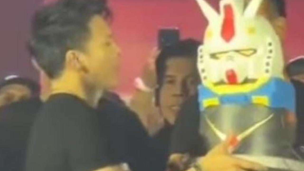 Momen Ariel Peluk Alleia di Atas Panggung, Sang Anak 'Basah Banget