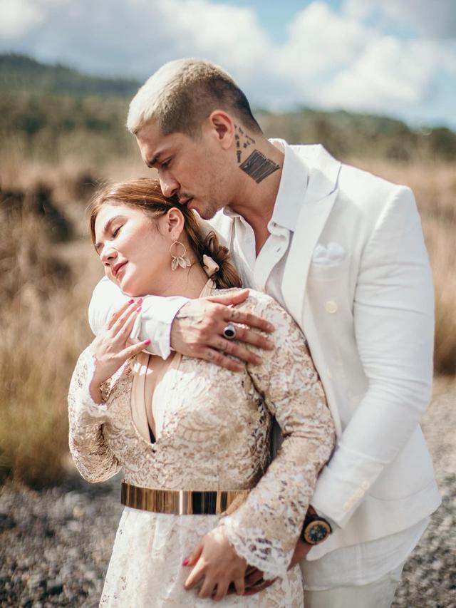 Miller Khan dan Farina Rebecca (Foto: Instagram/claus_schmidtt)