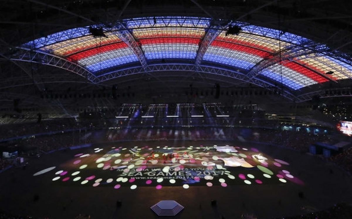 Gemerlap kembang api meriahkan pesta penutupan SEA Games 2015