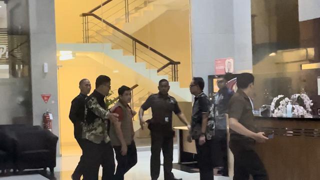 Kader PKB Tata Maulana Ikut Digelandang ke KPK Terkait OTT Gubernur Riau Abdul Wahid