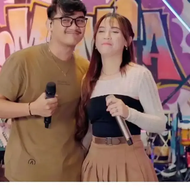 Potret Happy Asmara dan Gilga Sahid dari awal kenal hingga menikah (Sumber: Brilio.net)