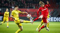 Dalam laga leg pertama play-off gugur Liga Europa 2024/2025 di Stadion FC Twente di Enschede, Belanda, Jumat (14/2/2025), Twente meraih kemenangan dramatis 2-1. (AFP/Vincent Jannink)