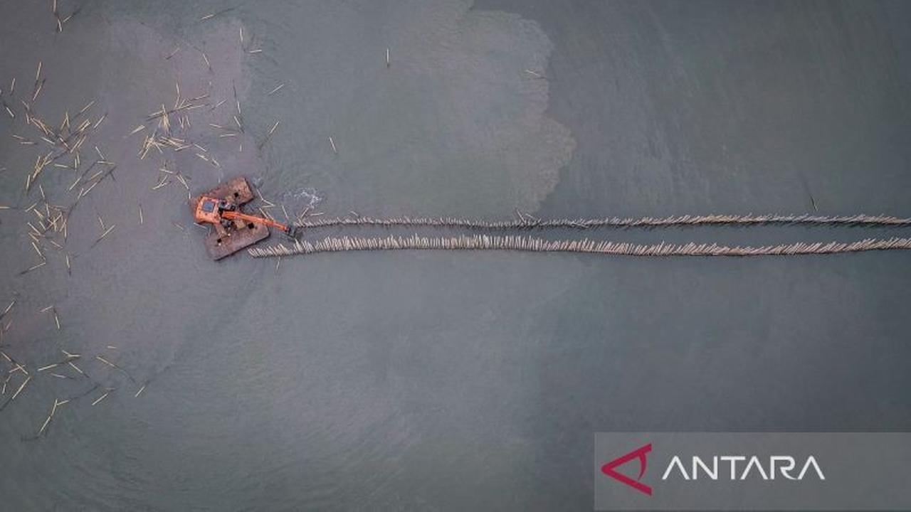 Ternyata Ini Dampaknya! Pemuda Pesisir Minta Pemerintah Tinjau Izin Pemagaran Laut Cilincing yang Ancam Nelayan dan Ekosistem