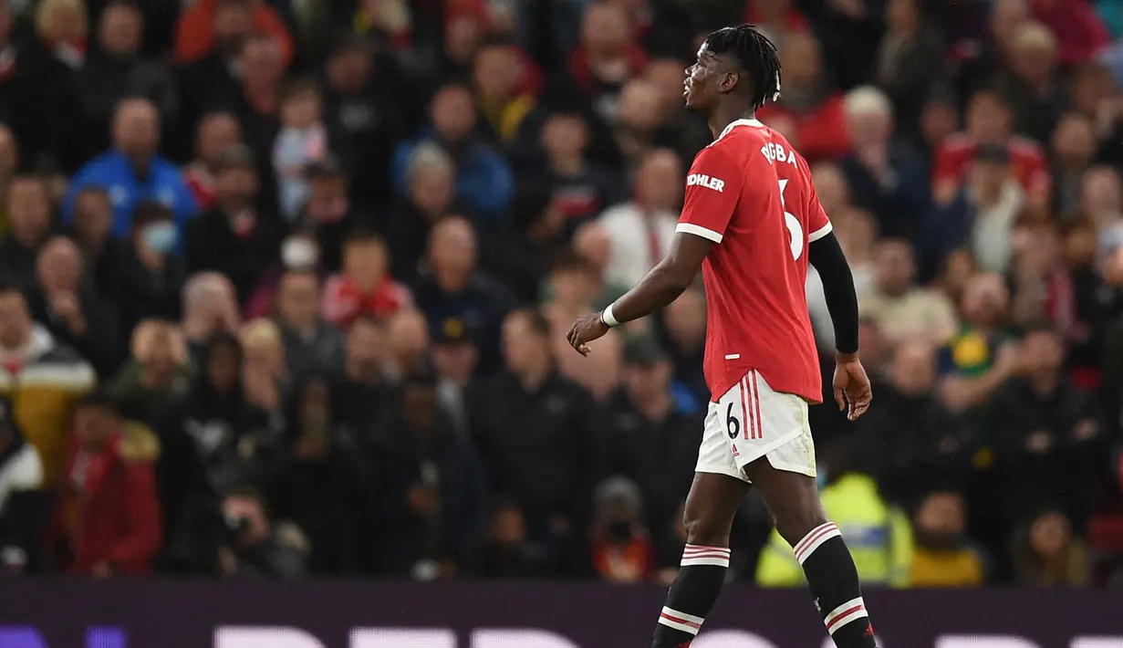 Kartu merah yang diterima Pogba semakin melengkapi penderitaan manchester United yang kala itu dibantai Liverpool. (AFP/Oli Scarff)