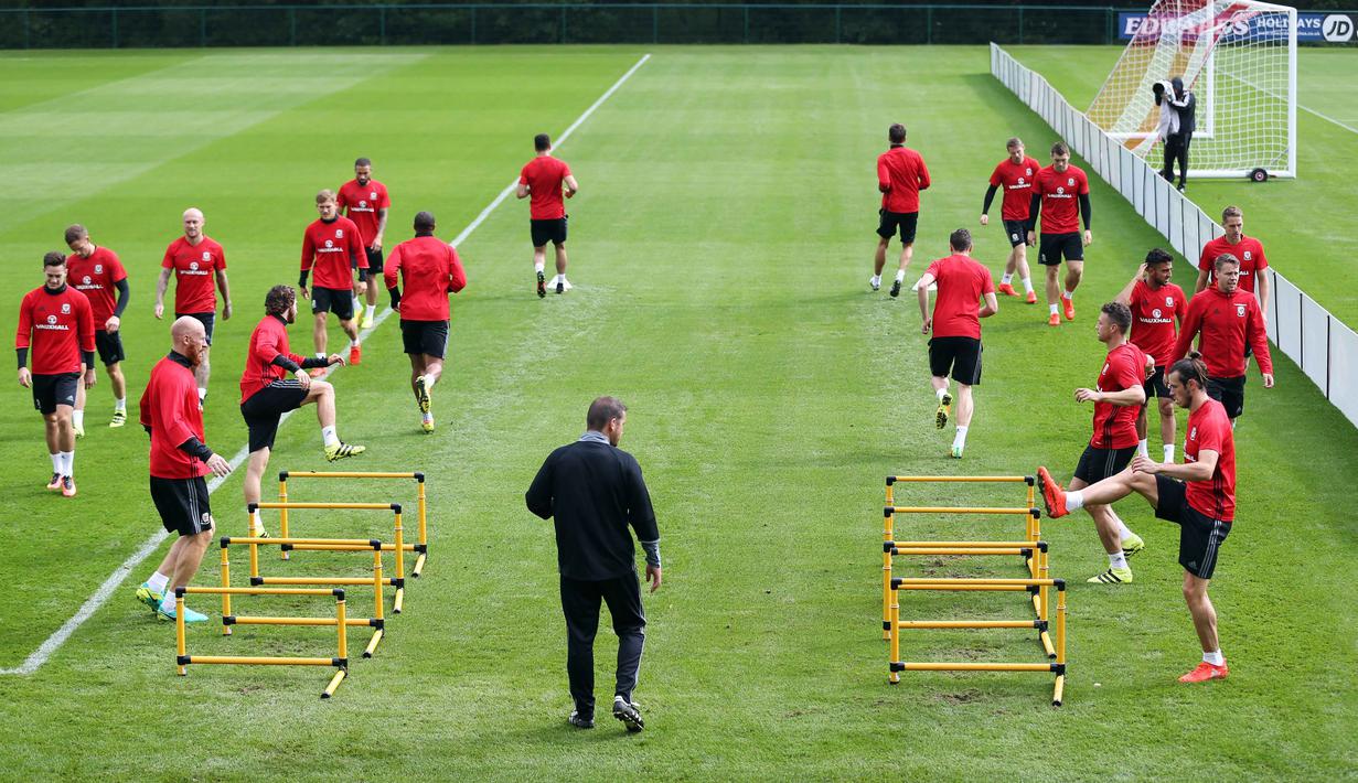 Timnas Wales tengah serius berlatih ssaat menjamu Moldova pada kualifikasi piala Dunia 2018 di  The Vale Resort, Hensol, Vale of Glamorgan, Wales (31/8/16) (Action Images via Reuters/Matthew Childs)