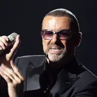 Melansir Mirror.co.uk (26/12), pada 17 Oktober 2012 di Earls Court London merupakan penampilan terakhir George sebelum meninggal. Saat itu para penonton terpukau dengan penampilan George yang juga menyampaikan permohonan maafnya. (AFP/Bintang.com)