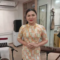 Selain pop dan dangdut, Vicky Shu bisa beranyanyi bahasa Mandarin [Fimela.com/Syifa Ismalia]
