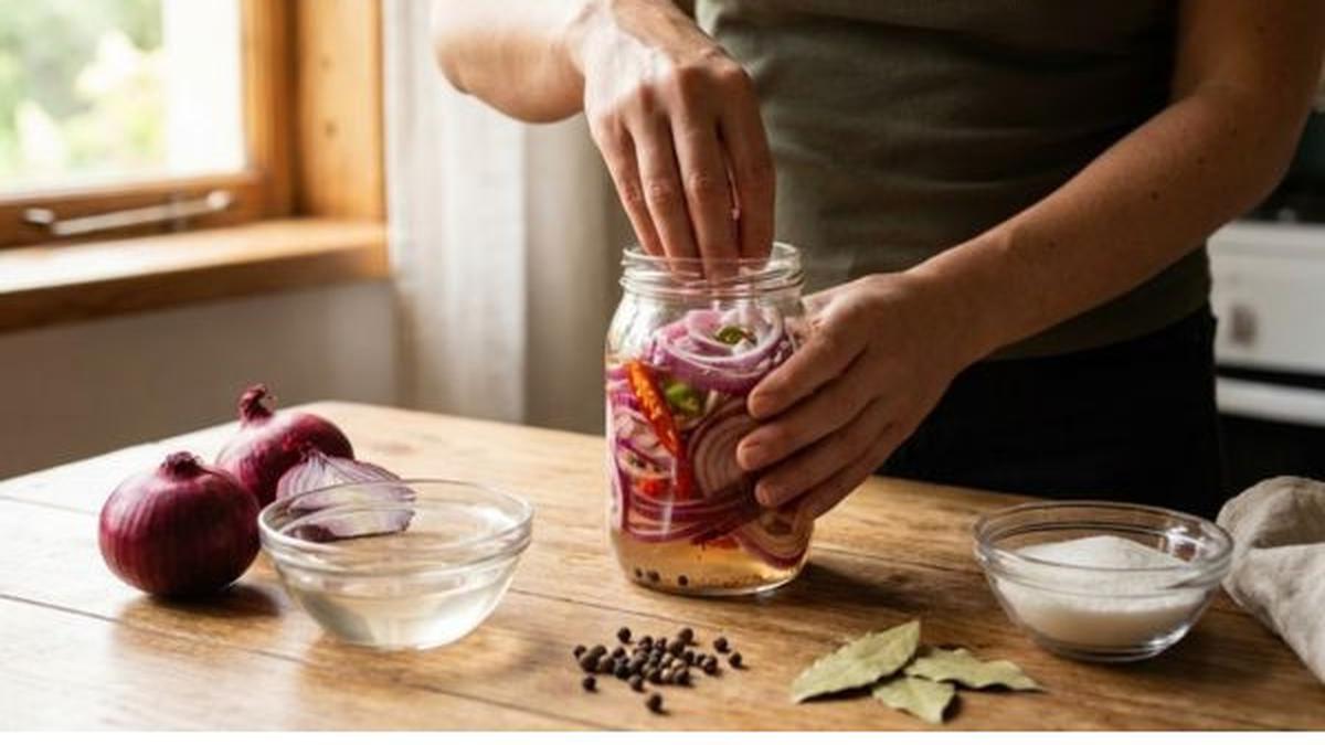 Resep Acar Bawang Merah, Pelengkap Hidangan Menyegarkan dan Kaya Manfaat