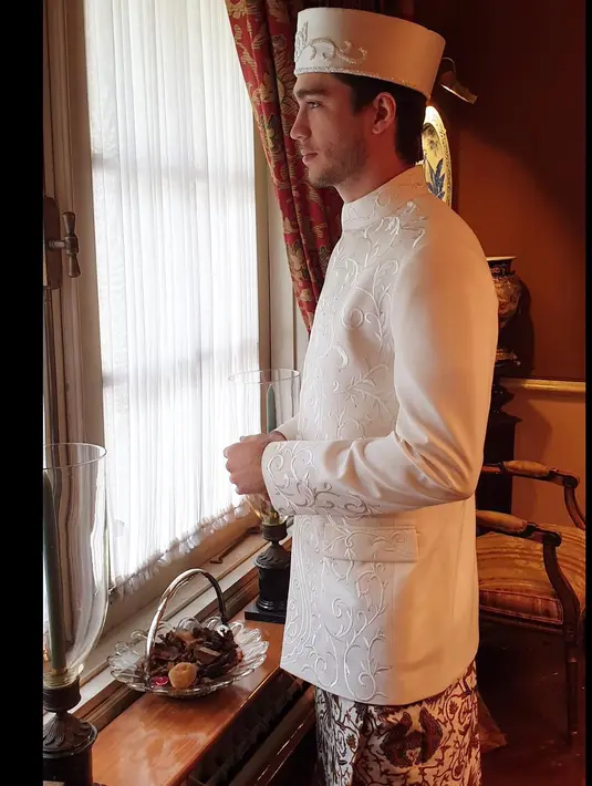 Foto Pernikahan Aura Kasih