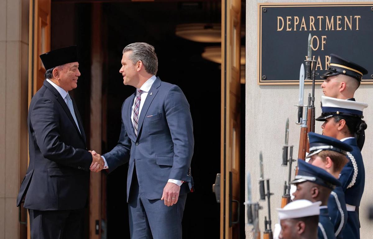 FOTO: Menhan Sjafrie Bertemu Menteri Perang Amerika Serikat di Pentagon