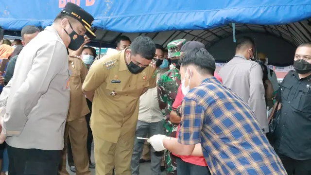 Cegah Warga Medan Tertular Covid-19, Bobby Nasution Tinjau Langsung Penyekatan Batas Kota
