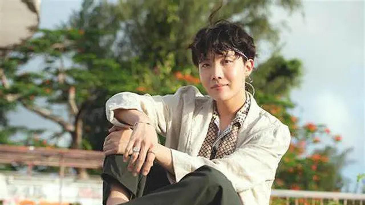 Siap-Siap J-Hope BTS Bakal Rilis Lagu 'Mona Lisa', Ceritakan Pesona Sejati Wanita yang Bisa Bikin Jantung Berdebar