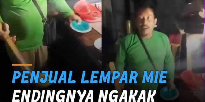 VIDEO: Atraksi Penjual Lempar Mie Matang, Endingnya Bikin Tepok Jidat