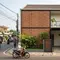 6 Desain Fasad Roster untuk Rumah yang Berhadapan Langsung dengan Jalan