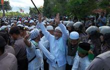 Jelang Lebaran, Brimob siaga di kampung warga Syiah Sampang