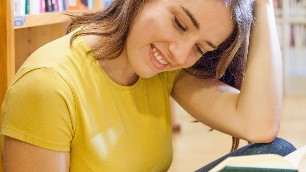 Rekomendasi Buku Komedi yang Bisa Buat Kamu Capek Tertawa!
