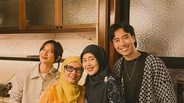 Potret Kedekatan Vidi Aldiano Bersama Mertua/instagram @lindamelinda19