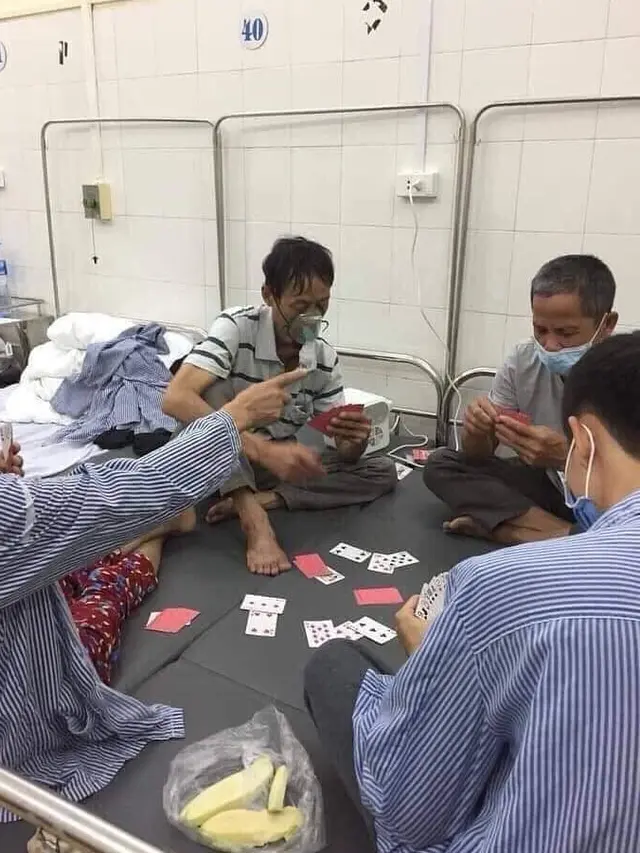7 Kelakuan Nyeleneh Bapak-Bapak Kalau Nongkrong Bareng Ini Kocak