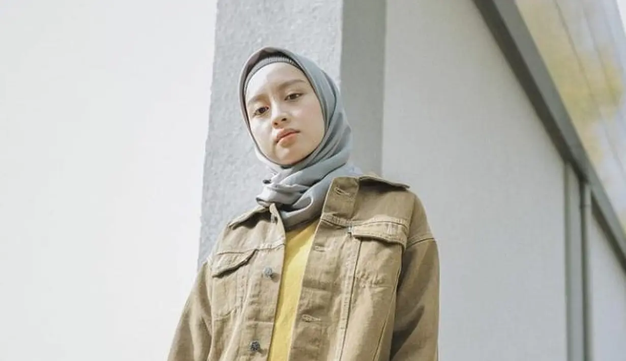 <p>Gita sendiri dikenal sebagai influencer yang membagikan konten edukatif. Gita juga seorang penulis buku. Salah satu bukunya yang berjudul rentang kisah sudah difilmkan dan dibintangi Beby Tsabina. (Instagram/gitasav).</p>