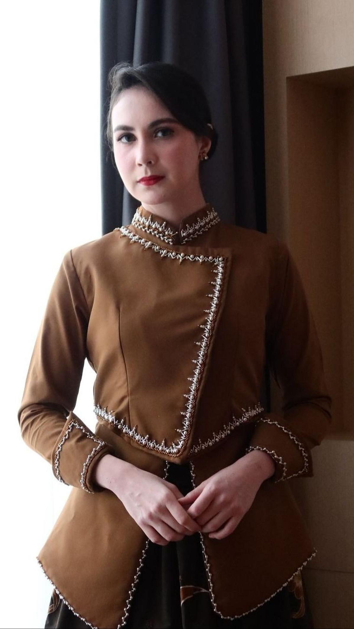 Arumi Bachsin <br>