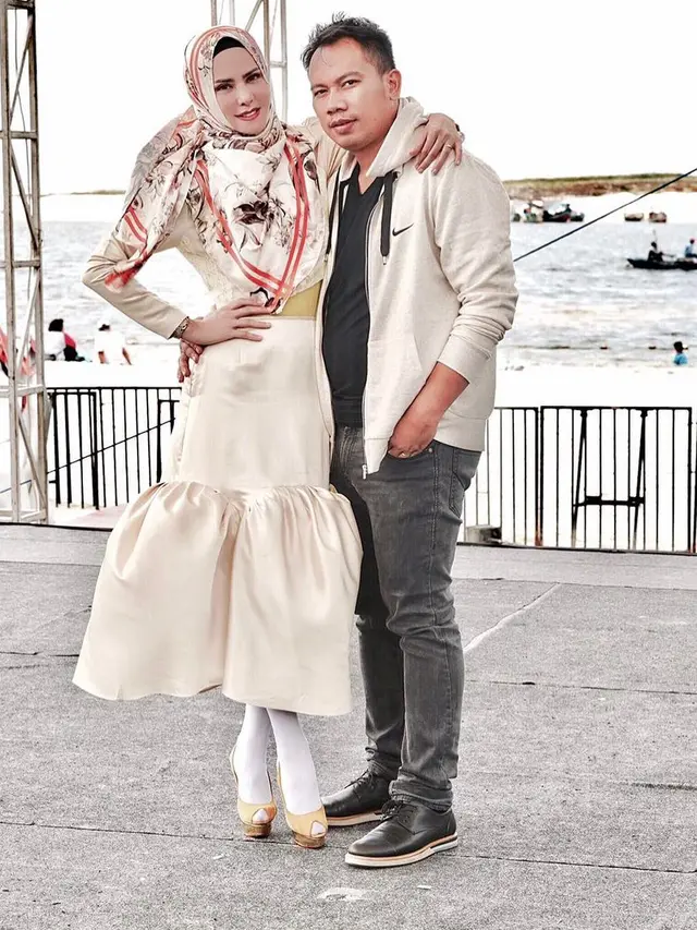 [Bintang] Angel Lelga dan Vicky Prasetyo