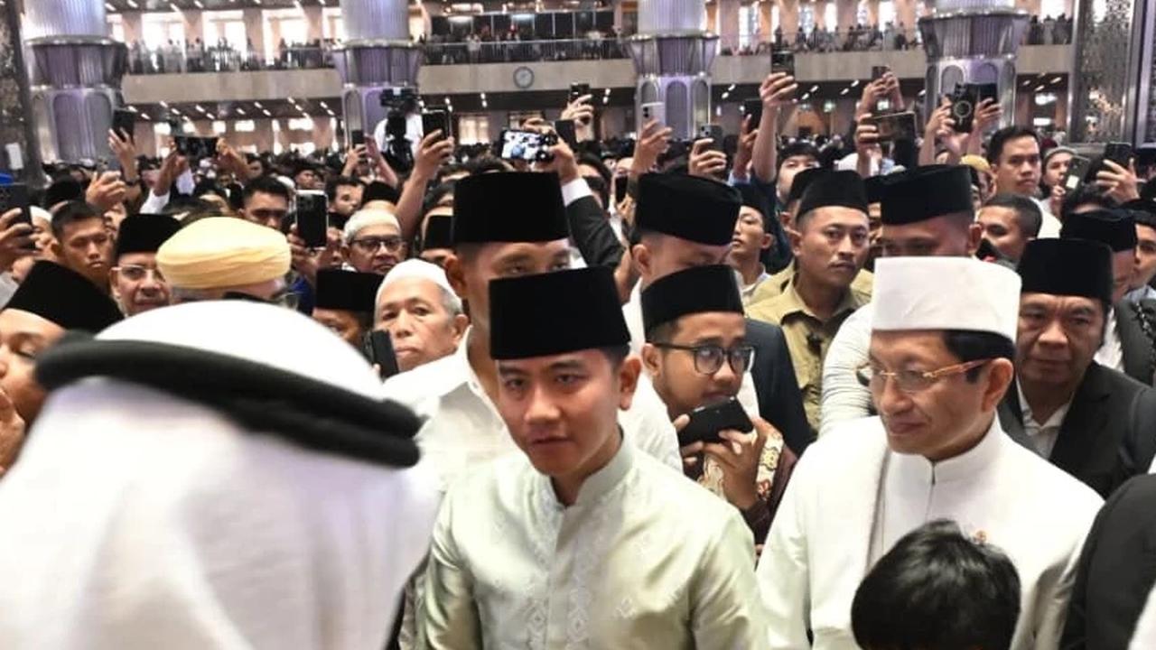Gibran Salat Iduladha di Masjid Istiqlal