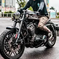 Selain filmnya yang ramai diperbincangkan, para pemeran dari KKN di Desa Penari juga mendapat sorotan. Salah satunya Achmad Megantara yang rajin mengisi layar kaca Indonesia. Pesona tampannya bahkan membuat warganet menyandingkan Achmad Megantara mirip dengan Zayn Malik. Fimela telah merangkum pesona tampannya dengan deretan outfit pilihannya (instagram/megantaraaa)