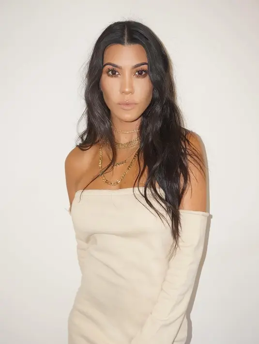 Seperti yang sudah diketahui, keduanya bertengkar usai Younes mengungkapkan ketidaksukaannya usai Kourtney mengunggah foto seksi. (instagram/kourtneykardashian)