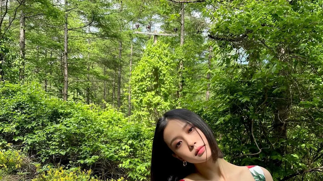 6 Gaya Go Min Si di Lokasi Syuting Serial Terbaru ‘The Frog’, Capai Berat Badan Terendah Demi Perankan Karakter Psycho