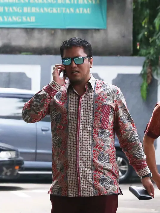 Ramdan mengatakan tudingan Farhat sangat tidak mendasar soal keraguan status Pengacara Ramdan yang memimbulkan banyak pertanyaan. Maka itu, Ramdan pun menghadirkan perwakilan dari Kongres Adovkat Indonesia (KAI). (Nurwahyunan/Bintang.com)