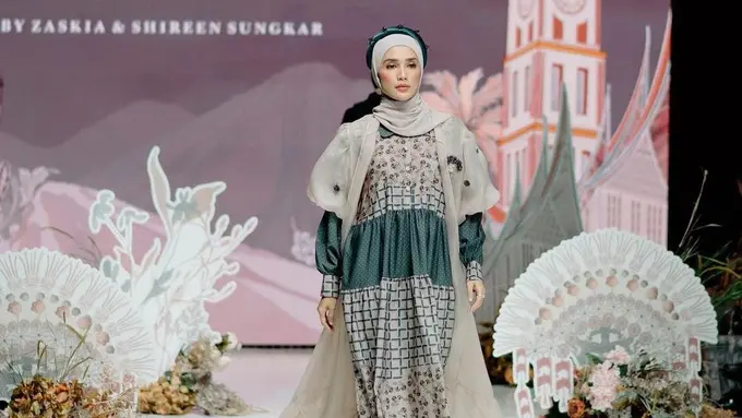 Ussy jadi model hijab