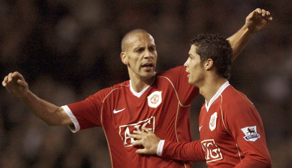 Mantan rekan setim Ronaldo di Manchester United, Rio Ferdinand juga ikut andil dalam kembalinya sang bintang. Bersama mantan rekan MU lainnya, menyarankan Ronaldo untuk tidak ke Manchester City karena akan merusak sejarah dan statusnya di Old Trafford. (Foto: AFP/Andrew Yates)