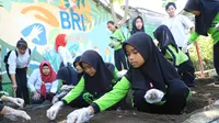 BRI Peduli mengajak pelajar Sekolah Dasar Negeri (SDN) Karangrejek 02 Wonosari mengikuti kegiatan edukasi wisata di salah satu lokasi program “BRI Bertani di Kota” (BRINita) Padukuhan Mrican.