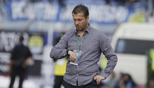 Pelatih Persib Bandung, Miljan Radovic, saat melawan Persiwa Wamena pada laga Piala Indonesia di Stadion Si Jalak Harupat, Bandung, Senin (11/2). Persib menang 7-0 atas Persiwa. (Bola.com/M Iqbal Ichsan)