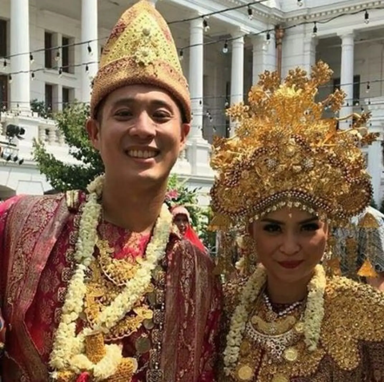 Putri Titian dan Junior Liem usai akad nikah (Instagram/@celinejess16)