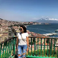 Nikita Mirzani, selebriti yang sensasional dan menjadi sorotan publik. Namun siapa sangka kalau Nikita memiliki rencana untuk melanjutkan studinya di bangku perkuliahan. Hal ini juga telah didiskusikan dengan kekasih. (Instagram/nikitamirzanimawardi_17)