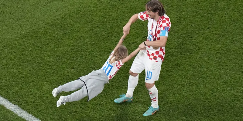 Momen Luka Modric Ajak Anak-Anaknya Rayakan Kroasia Raih Peringkat Ketiga Piala Dunia 2022