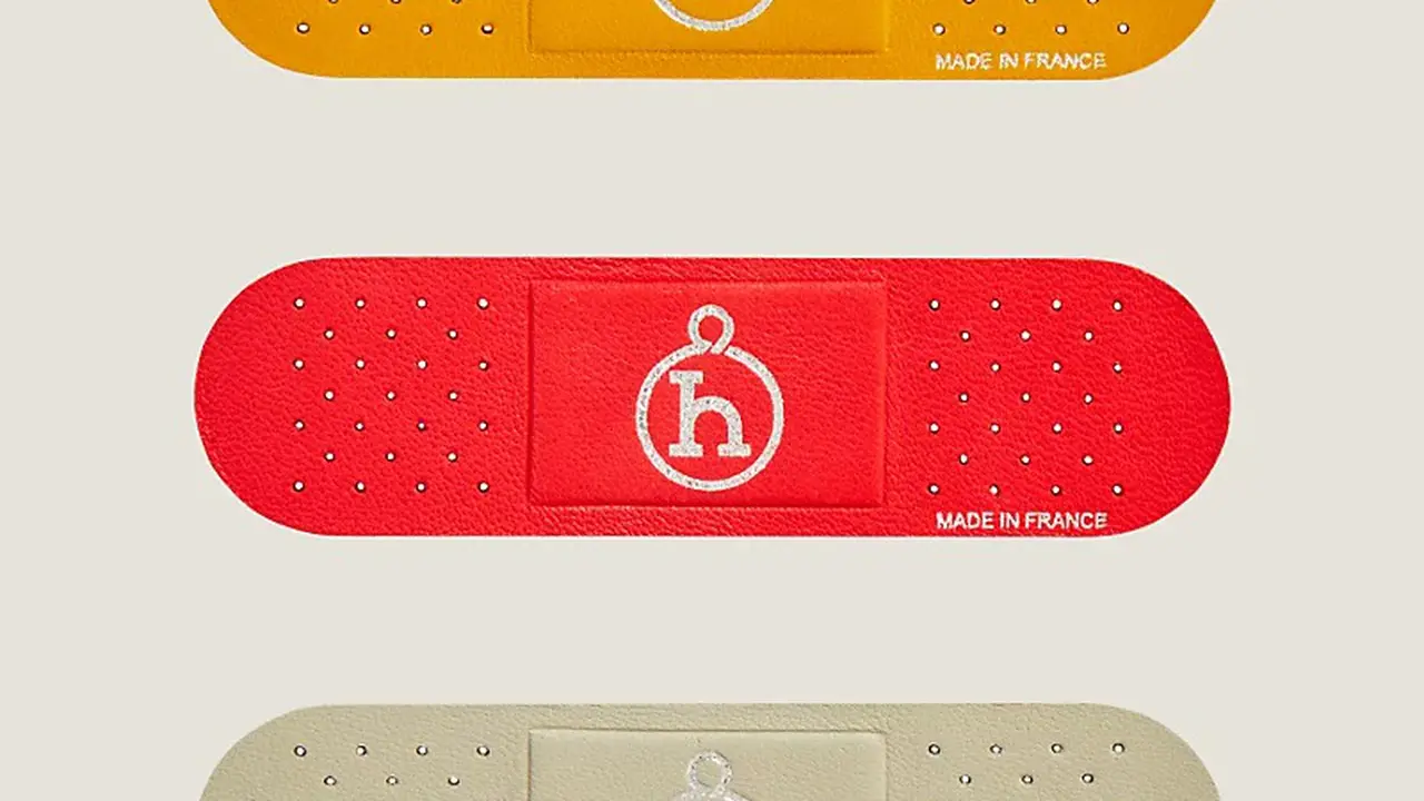 Langsung Sold Out, Hermès Rilis Plester Kulit Seharga Rp3,3 Juta untuk Lindungi Barang Kesayangan dengan Cara yang Stylish
