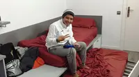 Evan Dimas mengaku belum ke mana-mana sejak tiba di Barcelona. Cuaca dingin dan belum hafal jalan jadi alasannya. (Bola.com/Istimewa)
