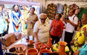Wamendagri Ribka Buka Pasar Murah dan Pameran UMKM di Papua