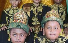 25 Pantun Aceh Lucu, Menghibur dan Bikin Ngakak