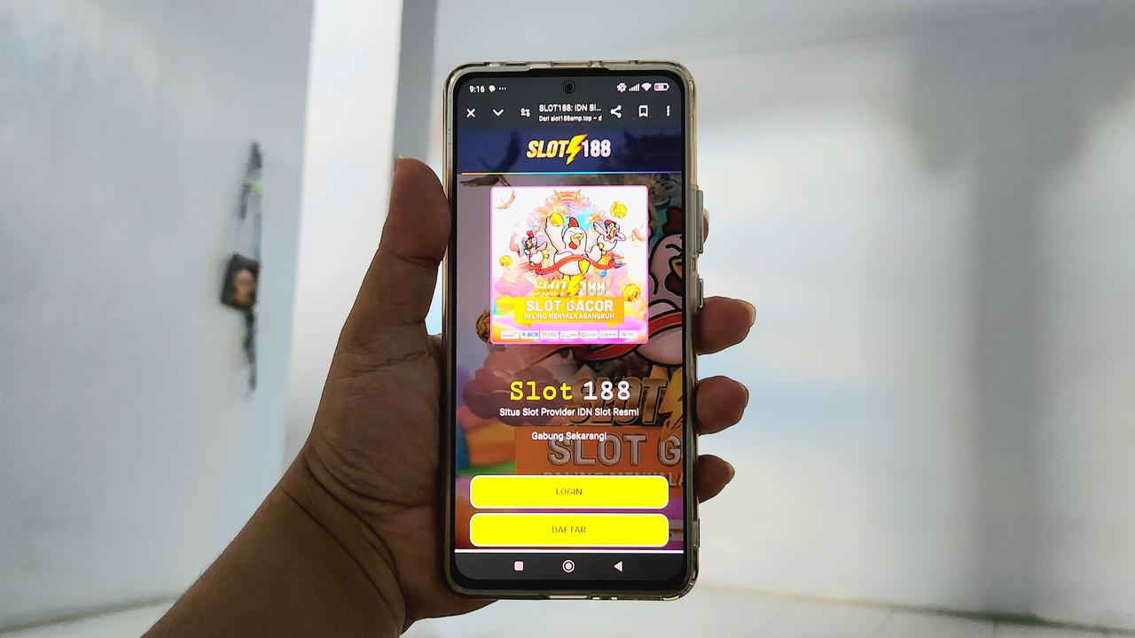 Suara Polisi Ini Serak-serak Basah saat Ingatkan Penjaga Keamanan Untuk Tidak Bermain Judol