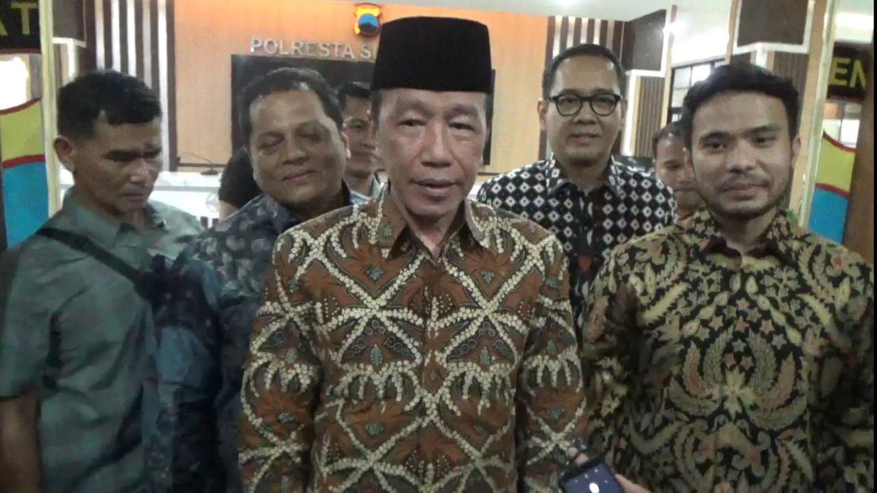 Respons Kuasa Hukum Usai Bonatua Pamer Salinan Fotokopi Ijazah Jokowi