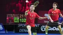 Ganda putra Indonesia Marcus Fernaldi Gideon dan Kevin Sanjaya Sukamuljo bertanding melawan Kim Astrup dan Anders Skaarup Rasmussen (Denmark) pada semifinal final Thomas Cup 2021 di Aarhus, 16 Oktober 2021. Marcus/Kevin menang 21-13, 10-21, dan 21-15. (Claus Fisker/Ritzau Scanpix via AP)