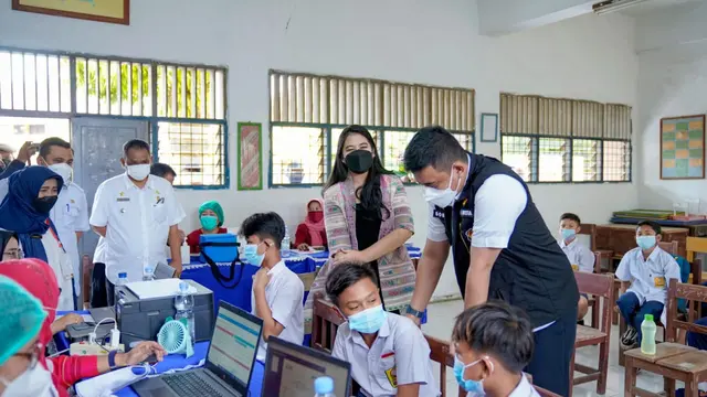 Sukses Percepat Vaksinasi Guru-Pelajar dan Perkuat Prokes, Bobby Nasution Beri Aman PTM
