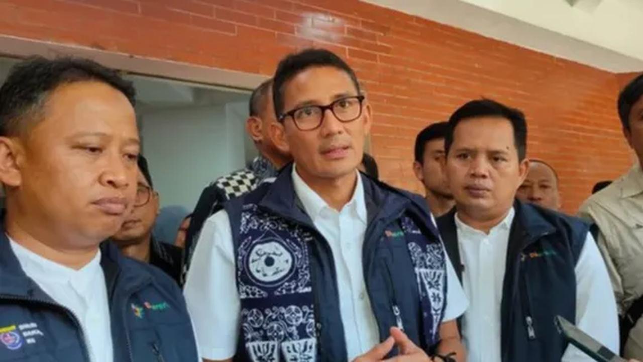 Mantan kader Gerindra ini pun menginginkan agar kandidat Pilpres 2024 bisa menawarkan program kerja kepada masyarakat.