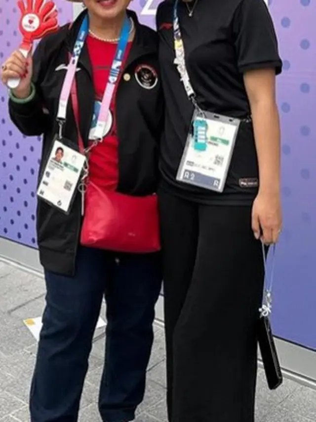 Titiek Soeharto Menyaksikan Pertandingan Badminton di Olimpiade Paris. [@titieksoeharto]