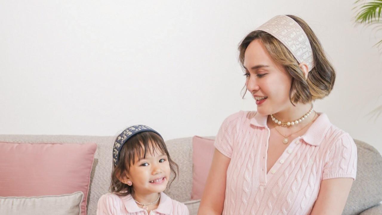 Momen Claire Anak Shandy Aulia saat Diajak Hangout oleh Sang Mama, Netizen 'Sama Cantiknya, Sama Anggunnya